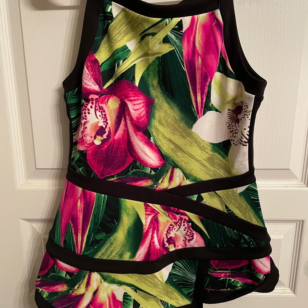 Worthington Dressy Flower Top